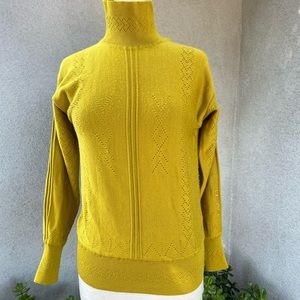 Price firm Vtg WB olive green pullover turtleneck ski Head sweater S/M.
